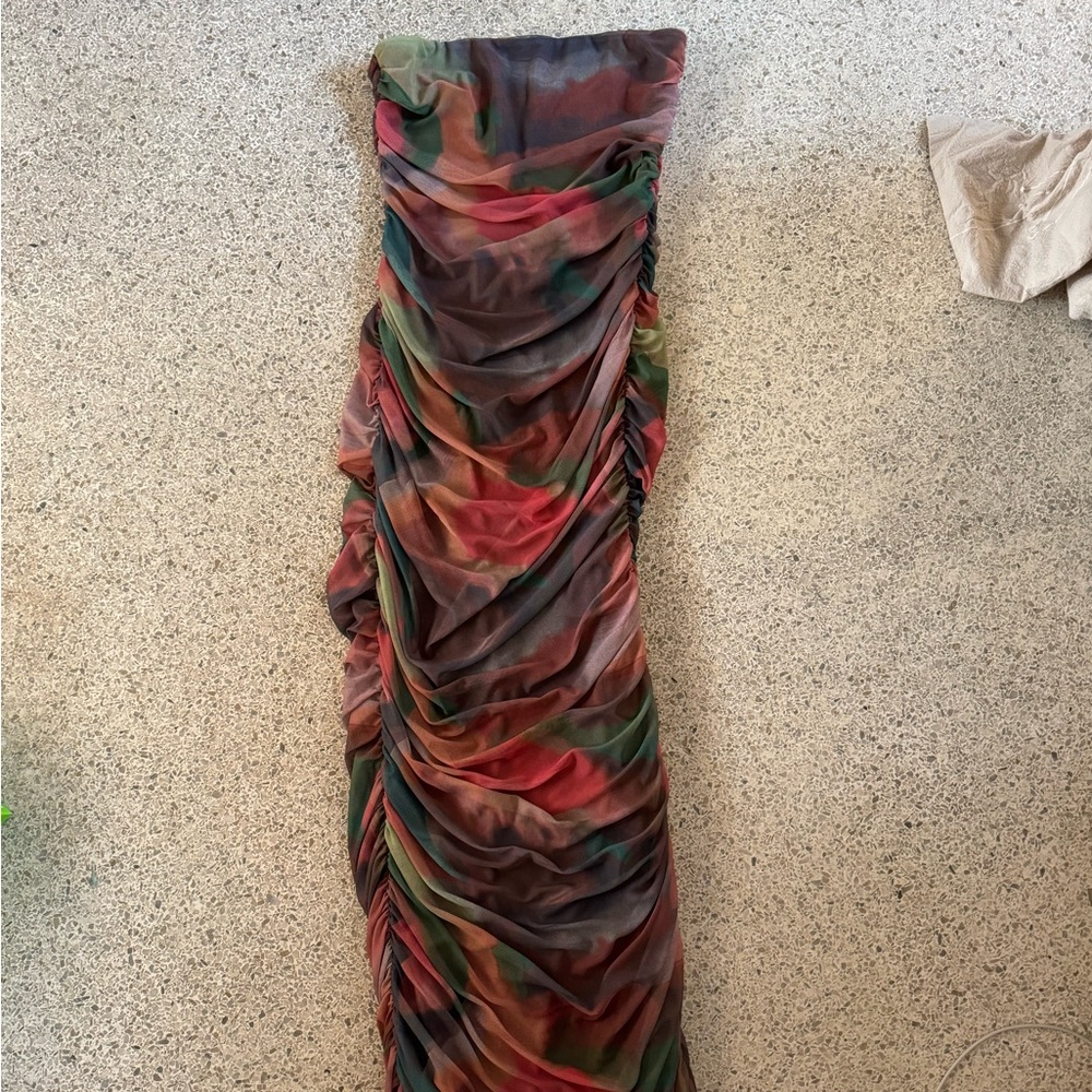 STRAPLESS MESH ROUCHED MAXI DRESS